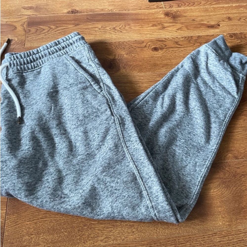 Old Navy gray jogger sweatpants in size L